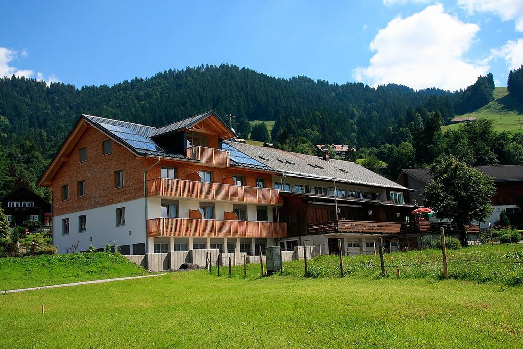 Gasthof Hirschen Sibratsgfall ภายนอก รูปภาพ